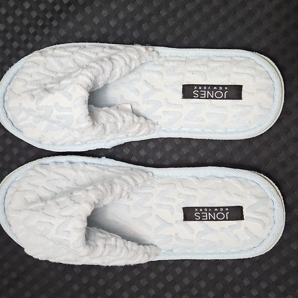 Jones Of New York, Baby Blue, Slipper, Houseshoes, Size Med.(6 1/2- 7 1/2) - Picture 2 of 6
